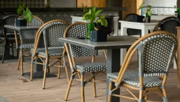 5 Essential Factors to Consider Before Buying Cafe Furniture