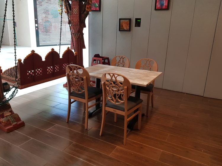 contract restaurant chairs