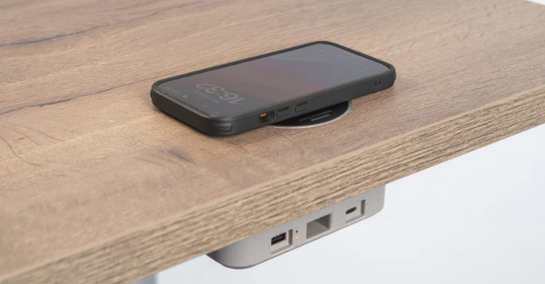 Wireless Charger for restaurant and cafe